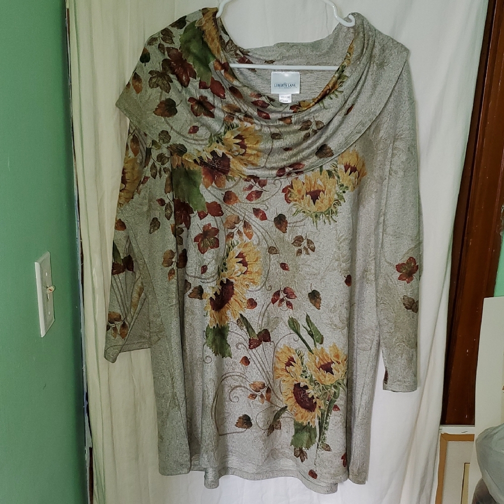 Liberty Lane Fall Leaves Floral Sunflower 3/4 Sleeve Cowl Neck Top